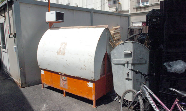 Тезгу нашла на ђубришту